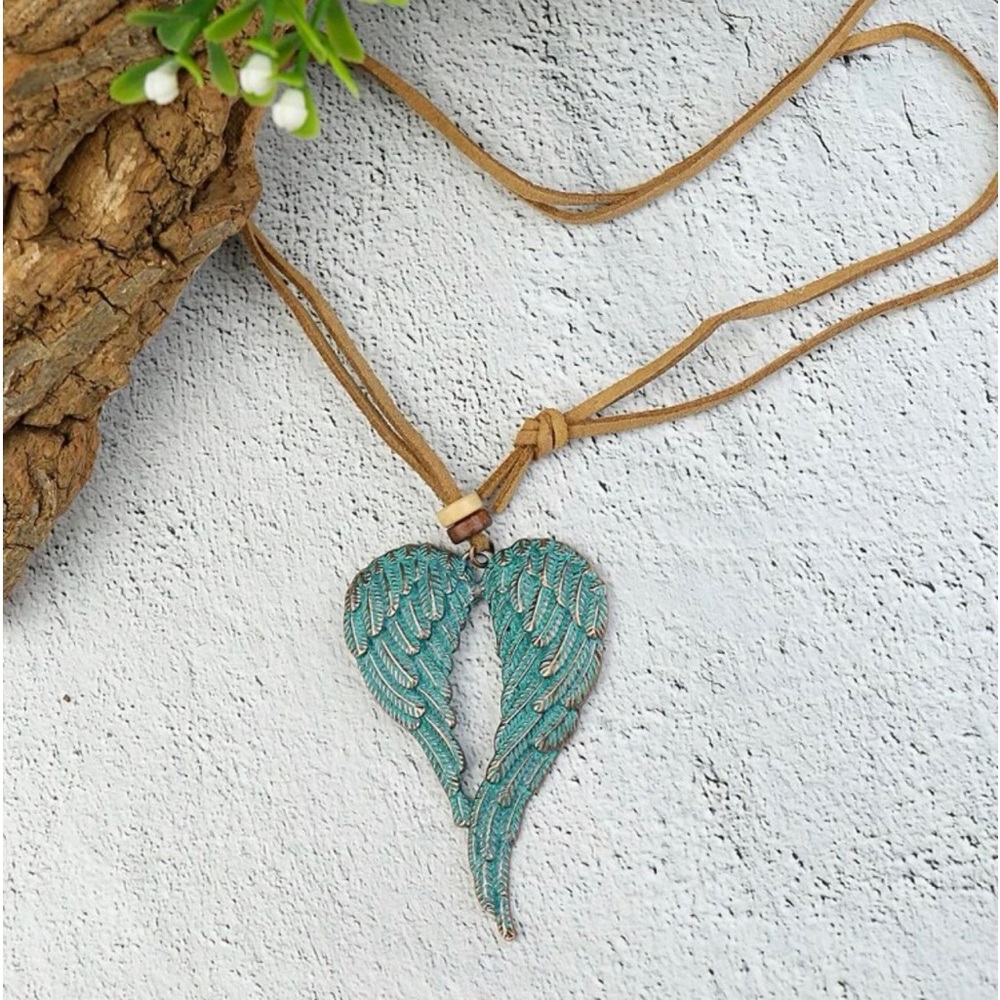 Wing charm necklace
